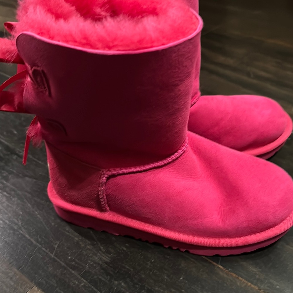 UGG Pink Sheepskin Boots NWOT - Picture 4 of 6